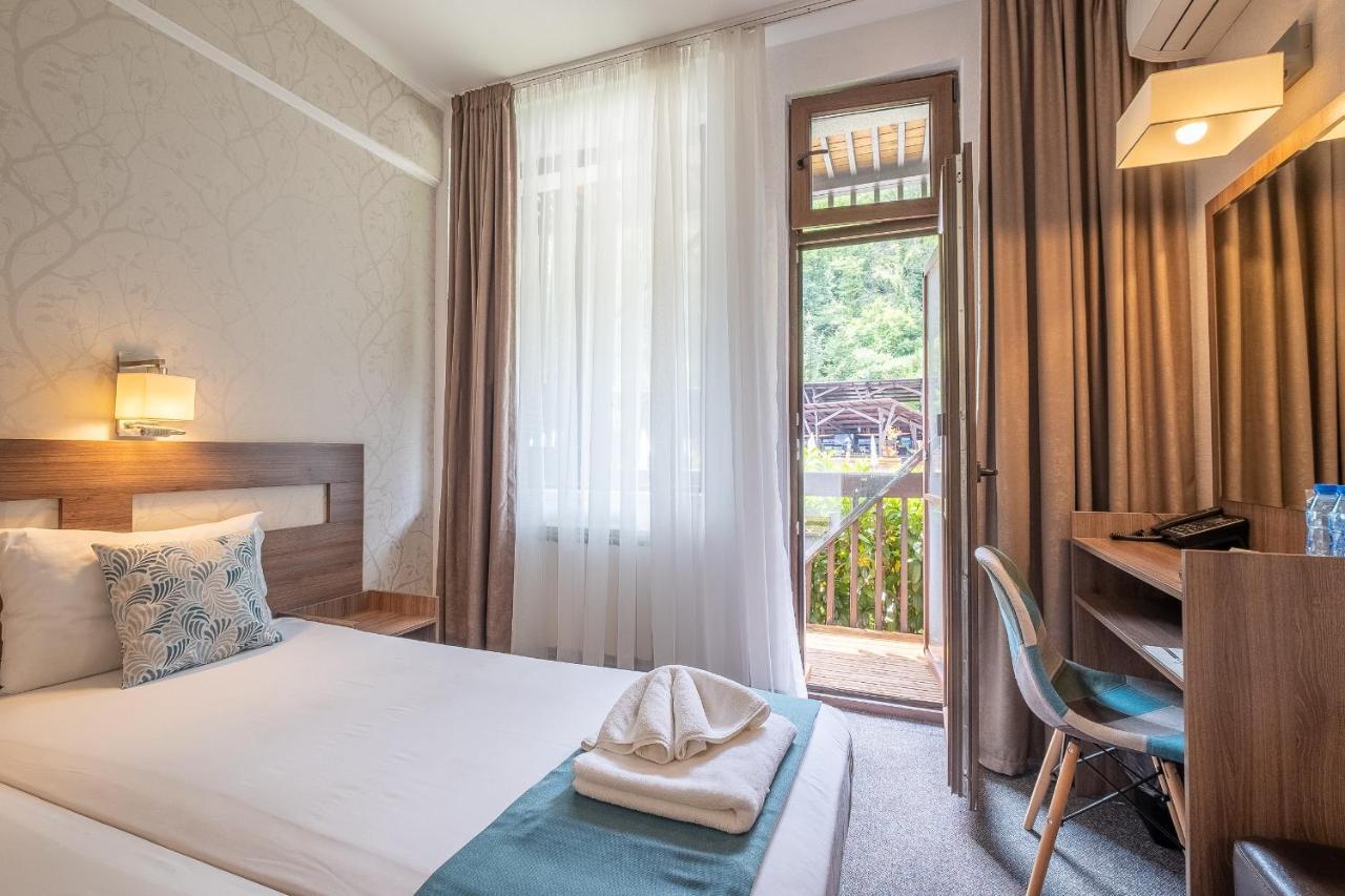 Park Hotel Asenevtsi ヴェリコ・タルノヴォ エクステリア 写真